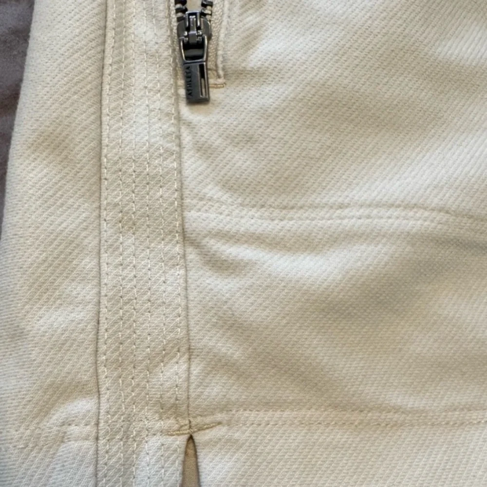 Athleta Women's Cream Athletic Shorts - Picture 3 of 5